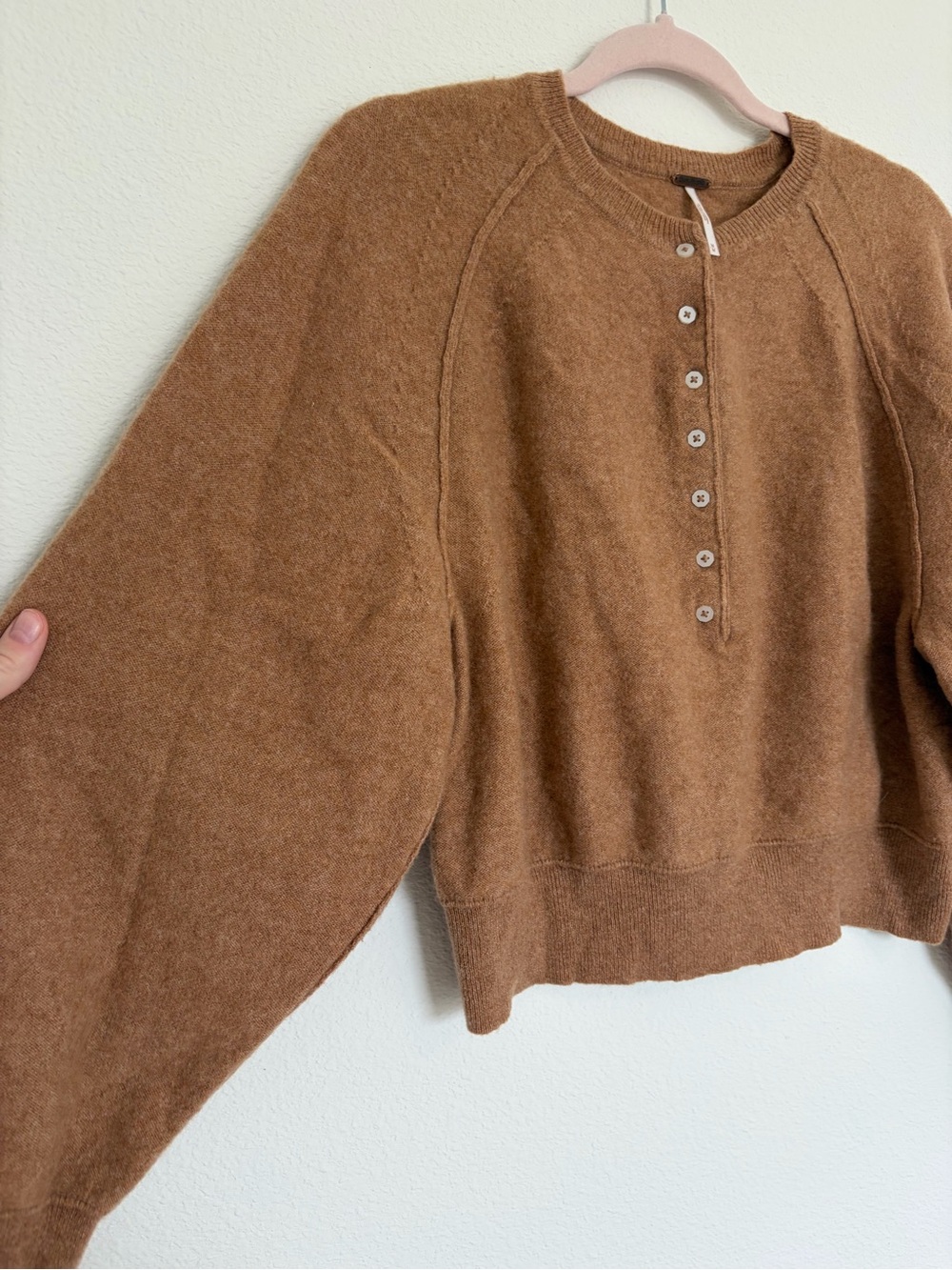 Free People Porta Cashmere Henley Light Brown Medium - Picture 5 of 7